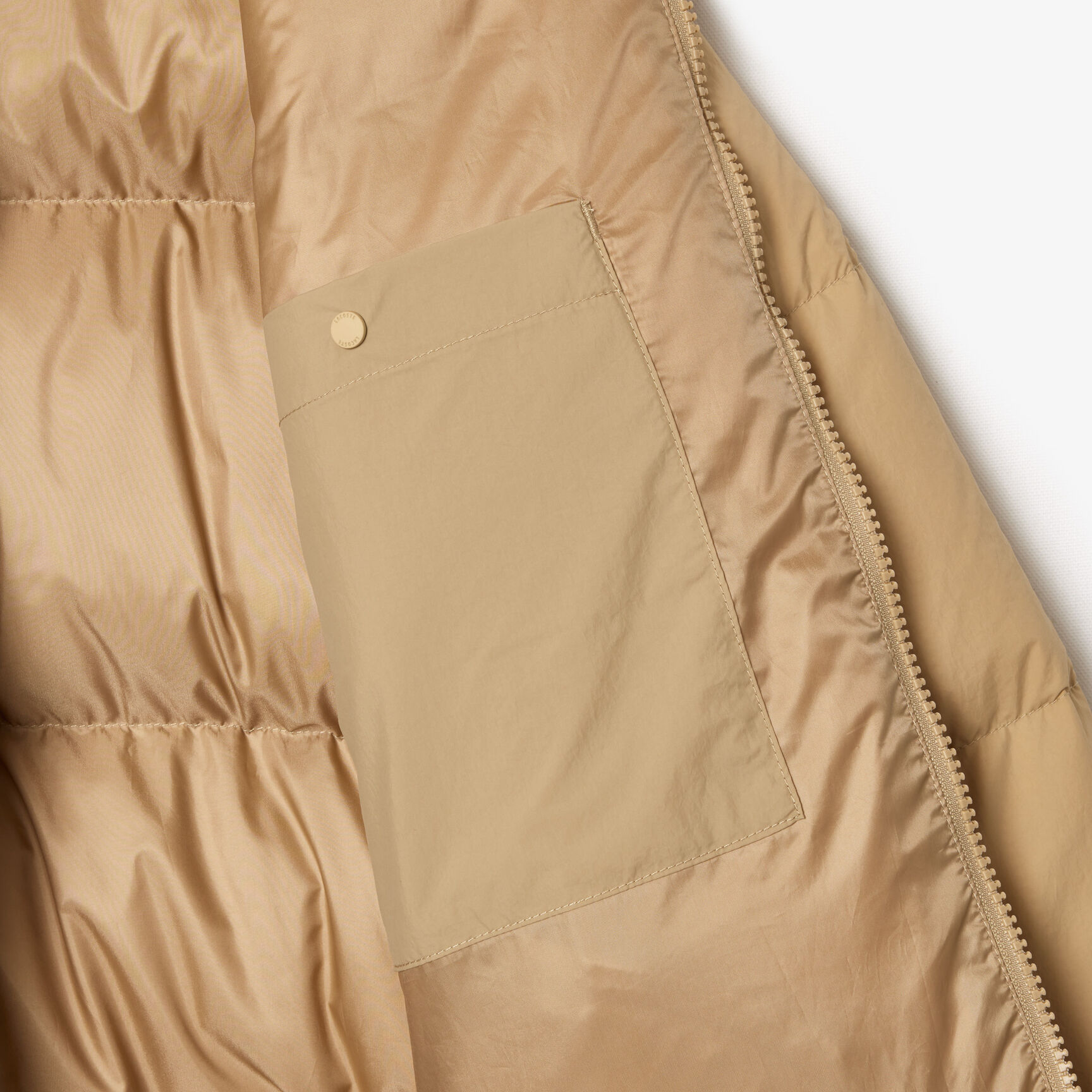 سترة مبطنة بغطاء للرأس بتصميم مريح