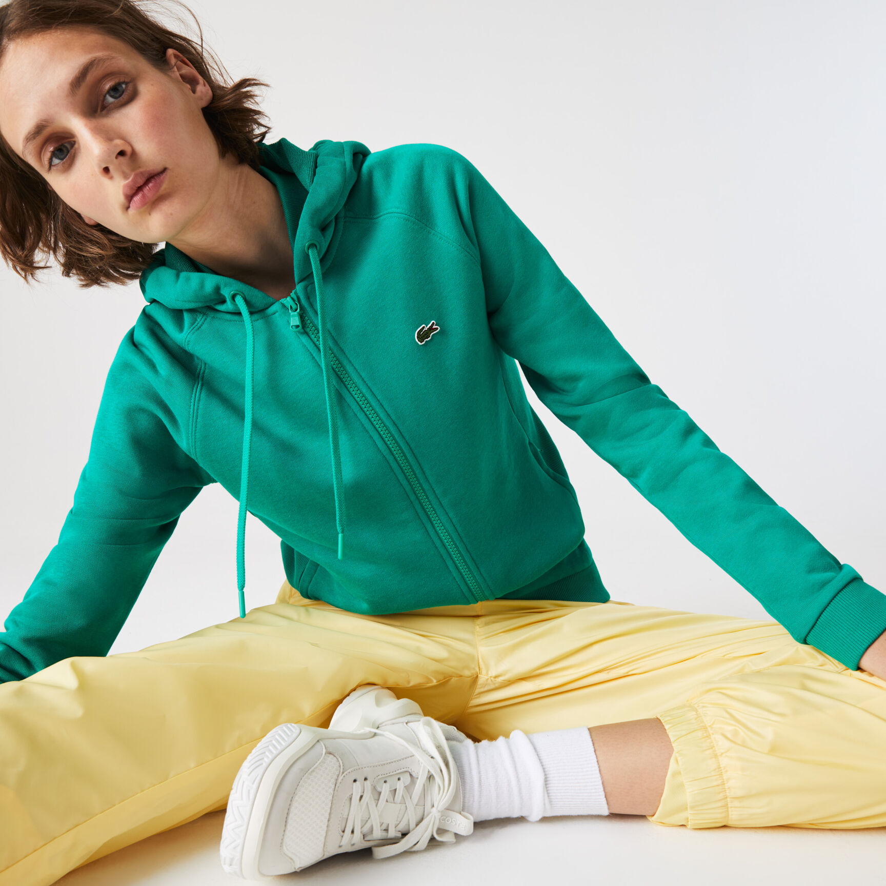 سويت شيرت للتنس من الصوف بسحاب وغطاء رأس مجموعة Lacoste SPORT للنساء سويت شيرت للتنس من الصوف بسحاب وغطاء رأس مجموعة Lacoste SPORT للنساء