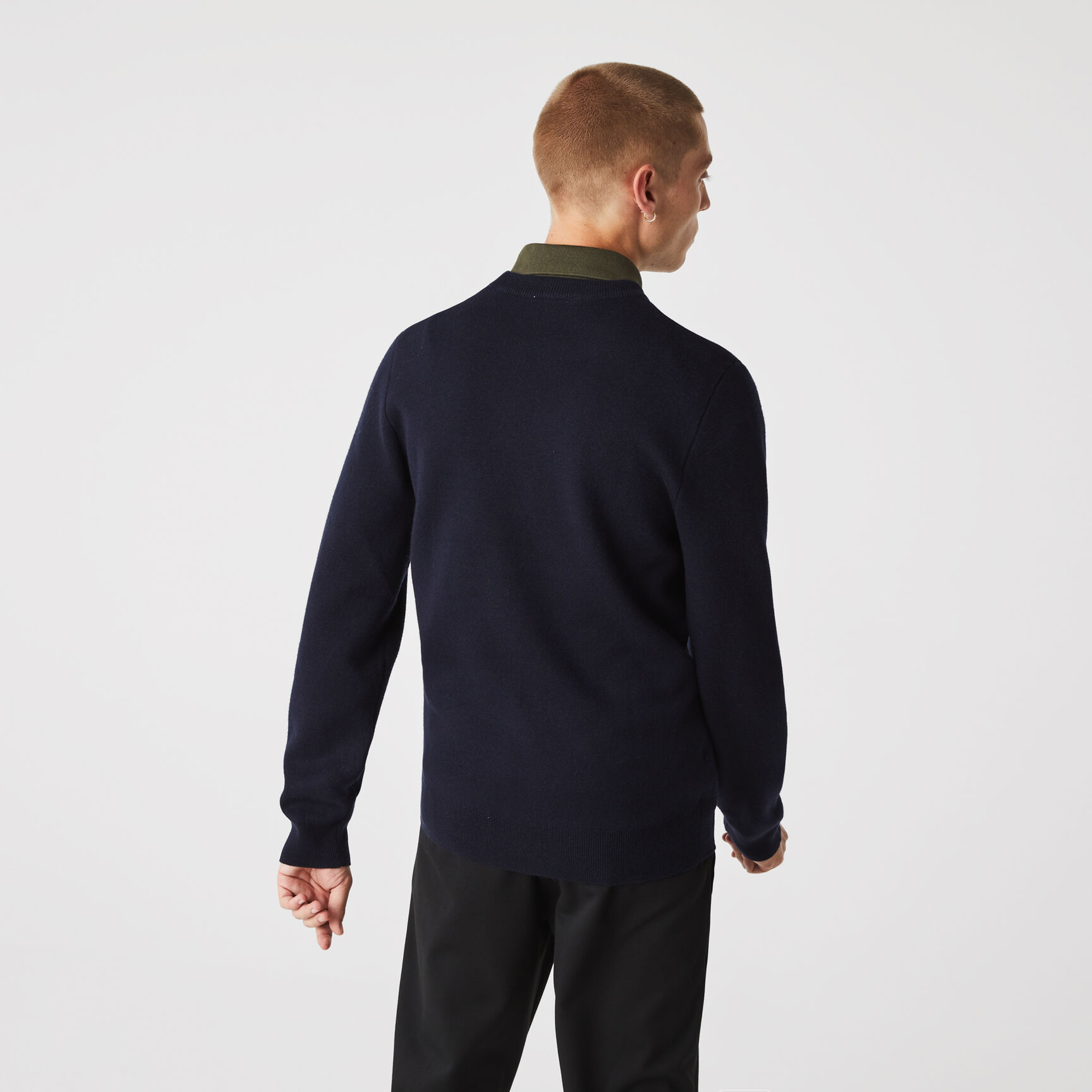 كنزة رجالية مطرزة من الصوف والقطن برقبة دائرية