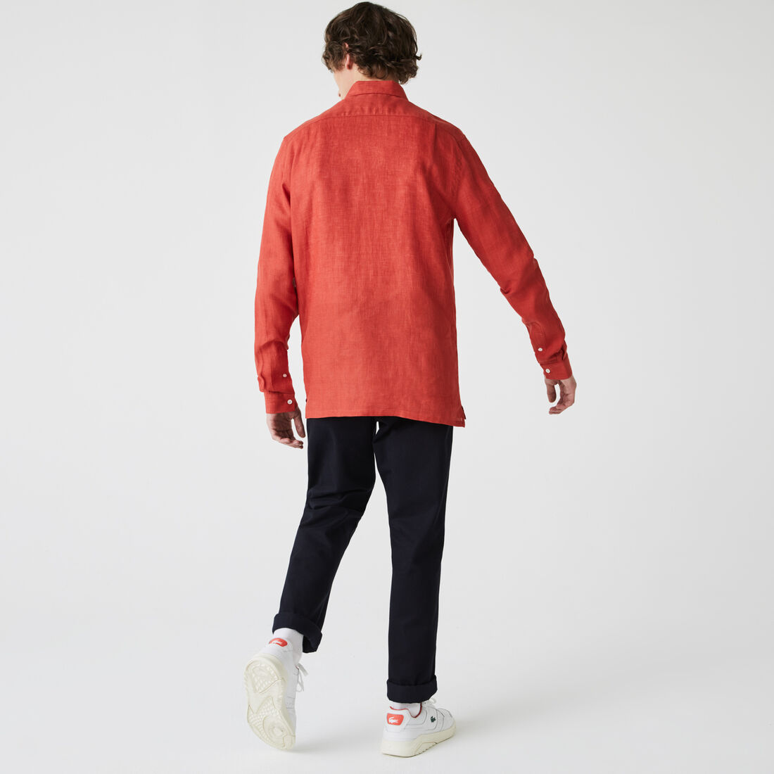 قميص كتان بقصة عادية للرجال قميص كتان بقصة عادية للرجال