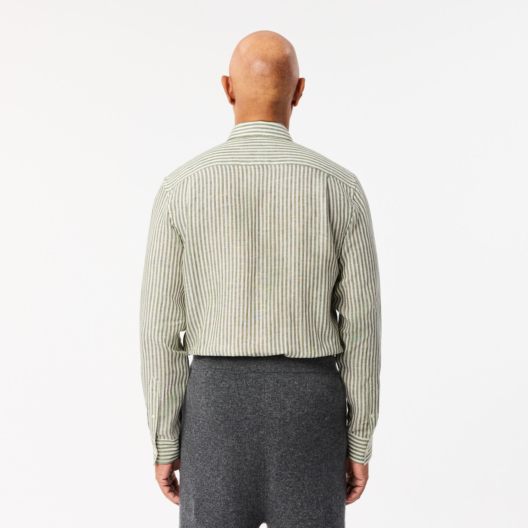 قميص كتان مخطط بقصّة عادية قميص كتان مخطط بقصّة عادية