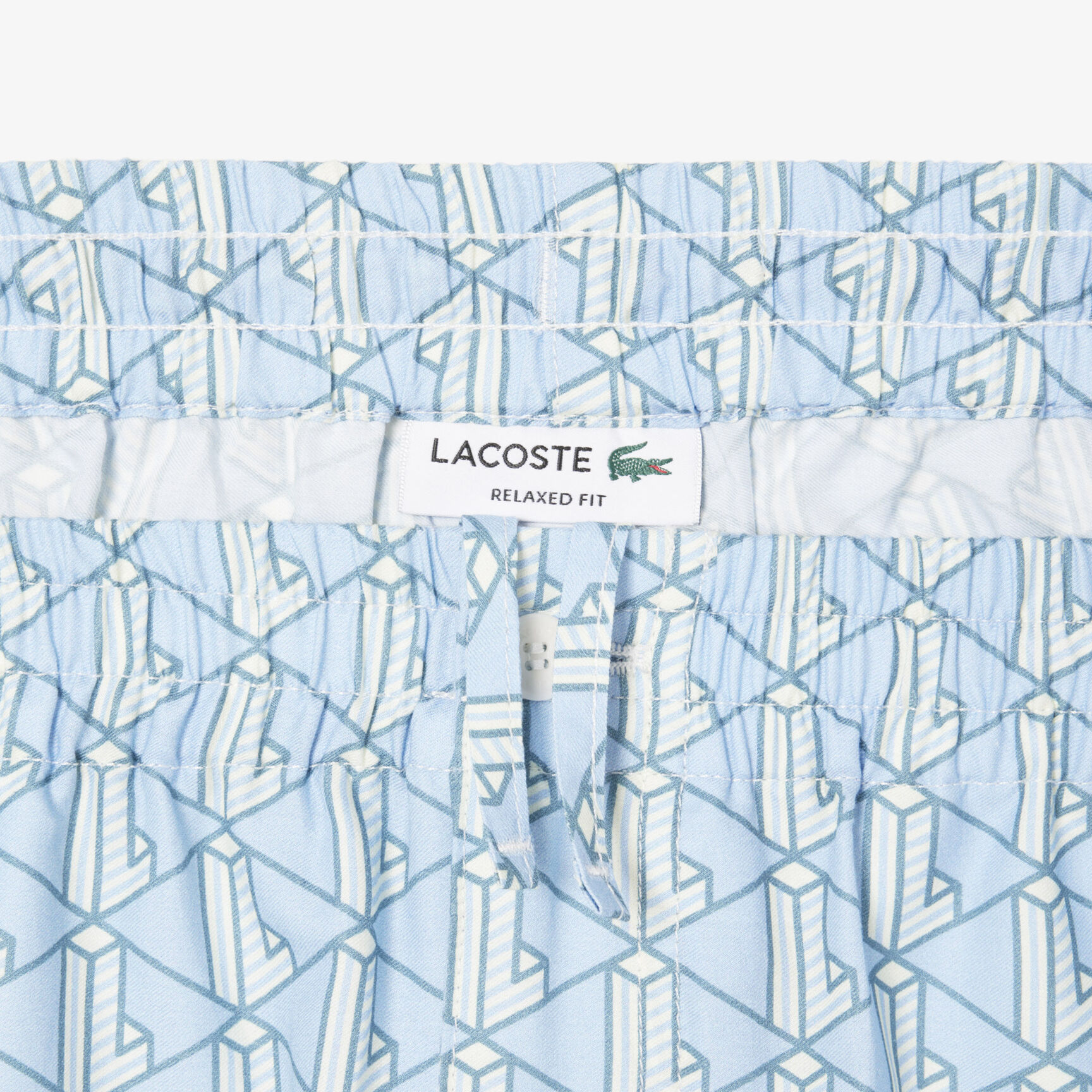 شورت خفيف الوزن بطبعة مونوغرام شورت خفيف الوزن بطبعة مونوغرام