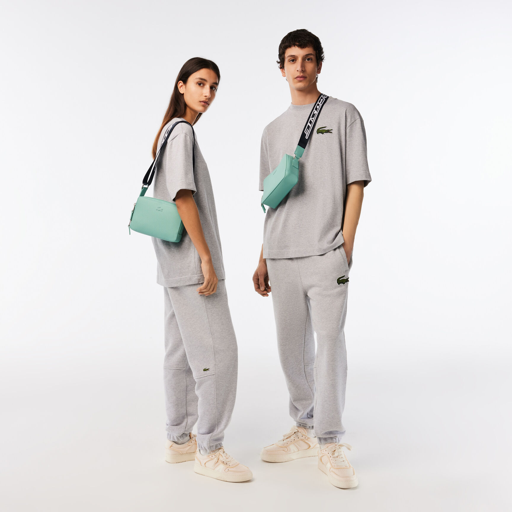 حقيبة لاكوست بحمالة بشعار الماركة للجنسين مجموعة Chantaco حقيبة لاكوست بحمالة بشعار الماركة للجنسين مجموعة Chantaco