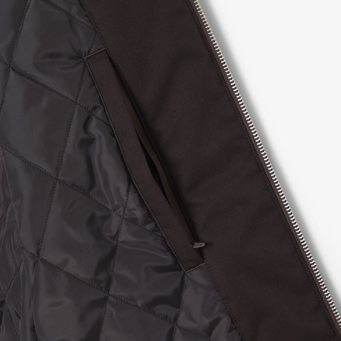 جاكيت بومبر مقاوم للماء بشعار كلاسيكي جاكيت بومبر مقاوم للماء بشعار كلاسيكي