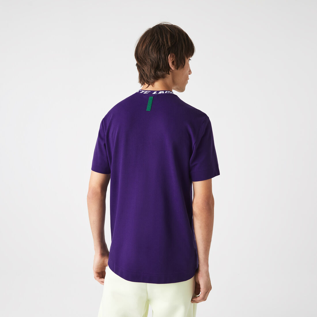 تيشيرت لاكوست بقصة عادية وياقة بشعار الماركة للرجال تيشيرت لاكوست بقصة عادية وياقة بشعار الماركة للرجال