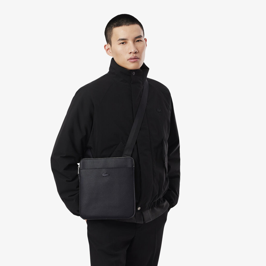 حقيبة مسطحة بسحّاب جلد بيكيه غير لامع للرجال مجموعة Chantaco حقيبة مسطحة بسحّاب جلد بيكيه غير لامع للرجال مجموعة Chantaco