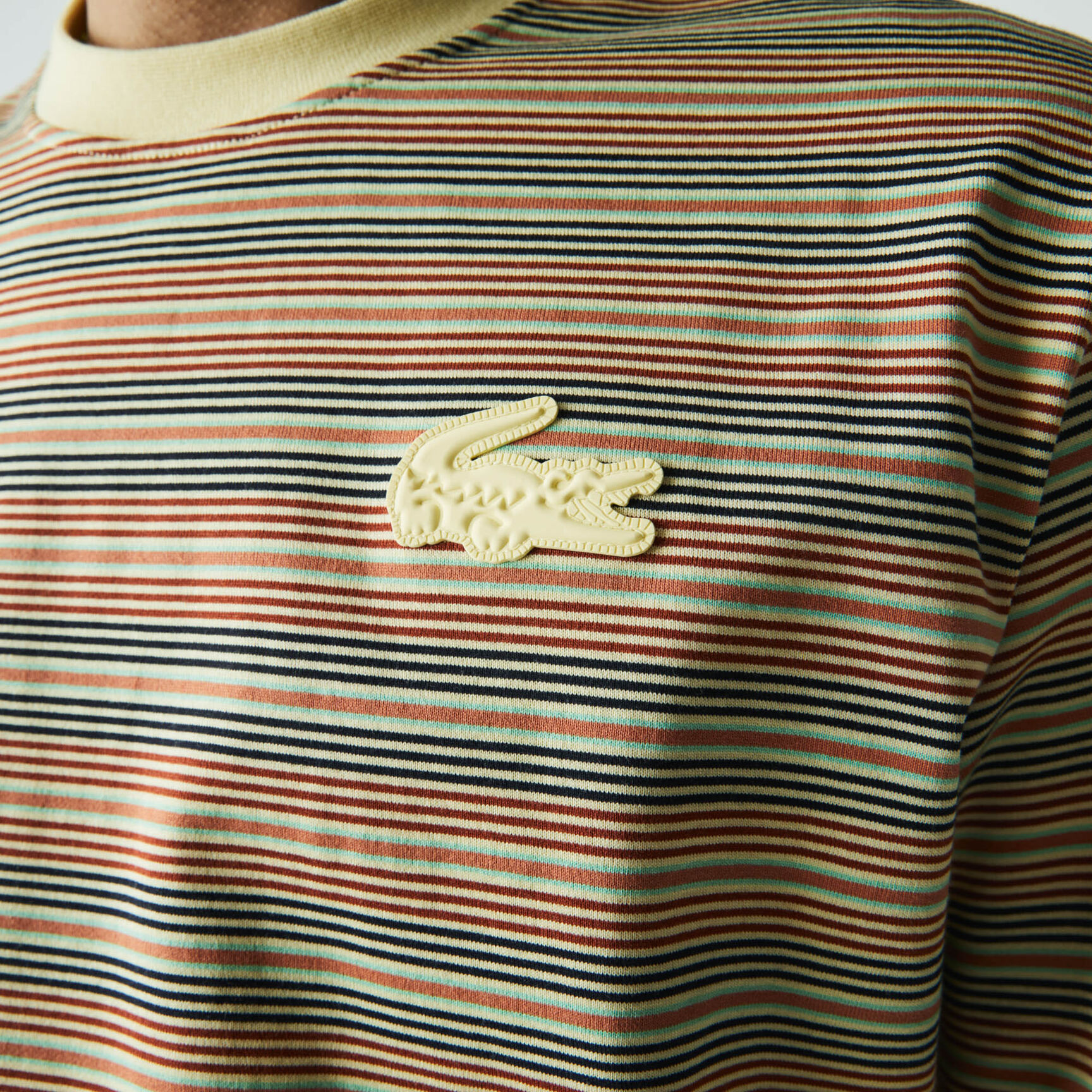 تي شيرت قطني مقلم للجنسين بفتحة رقبة مستديرة وقصة فضفاضة مجموعة Lacoste LIVE تي شيرت قطني مقلم للجنسين بفتحة رقبة مستديرة وقصة فضفاضة مجموعة Lacoste LIVE