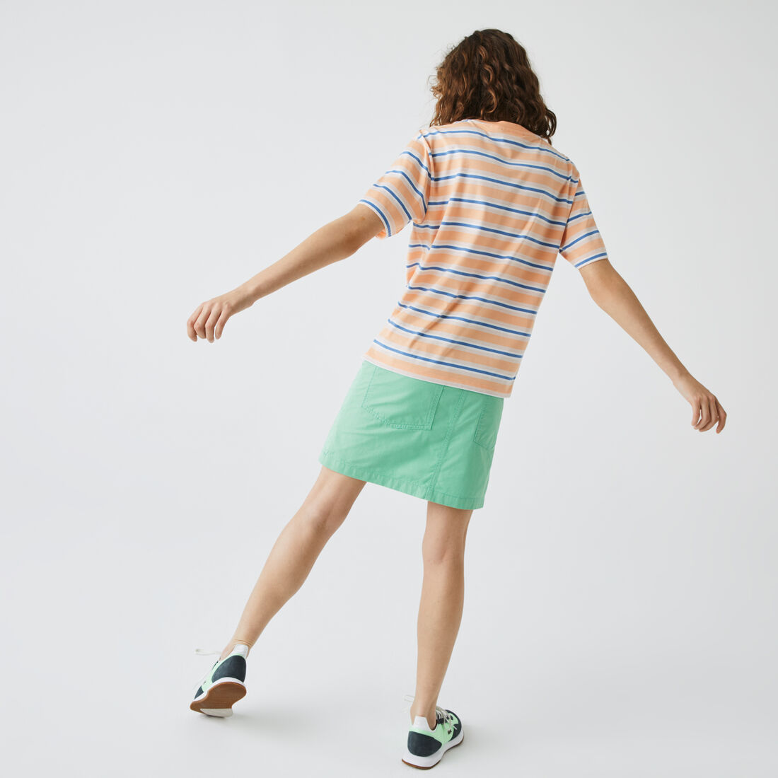 تي شيرت من القطن المقلم للنساء بفتحة رقبة مستديرة تي شيرت من القطن المقلم للنساء بفتحة رقبة مستديرة