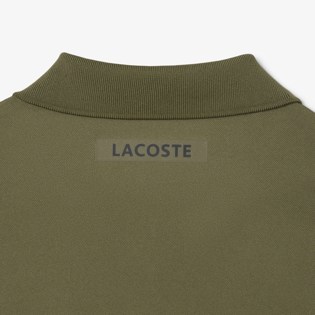 قميص بولو تنس بقصّة ضيقة مطبوع وجاف للغاية قميص بولو تنس بقصّة ضيقة مطبوع وجاف للغاية