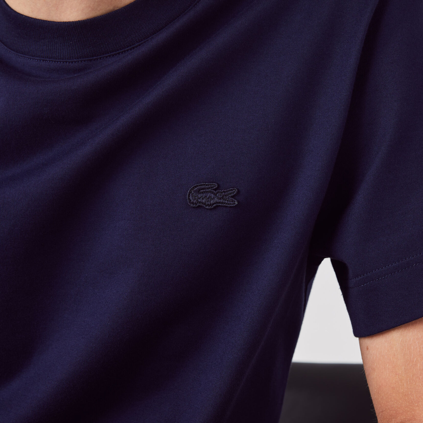 تي شيرت قطن بفتحة عنق مستديرة للرجال تي شيرت قطن بفتحة عنق مستديرة للرجال