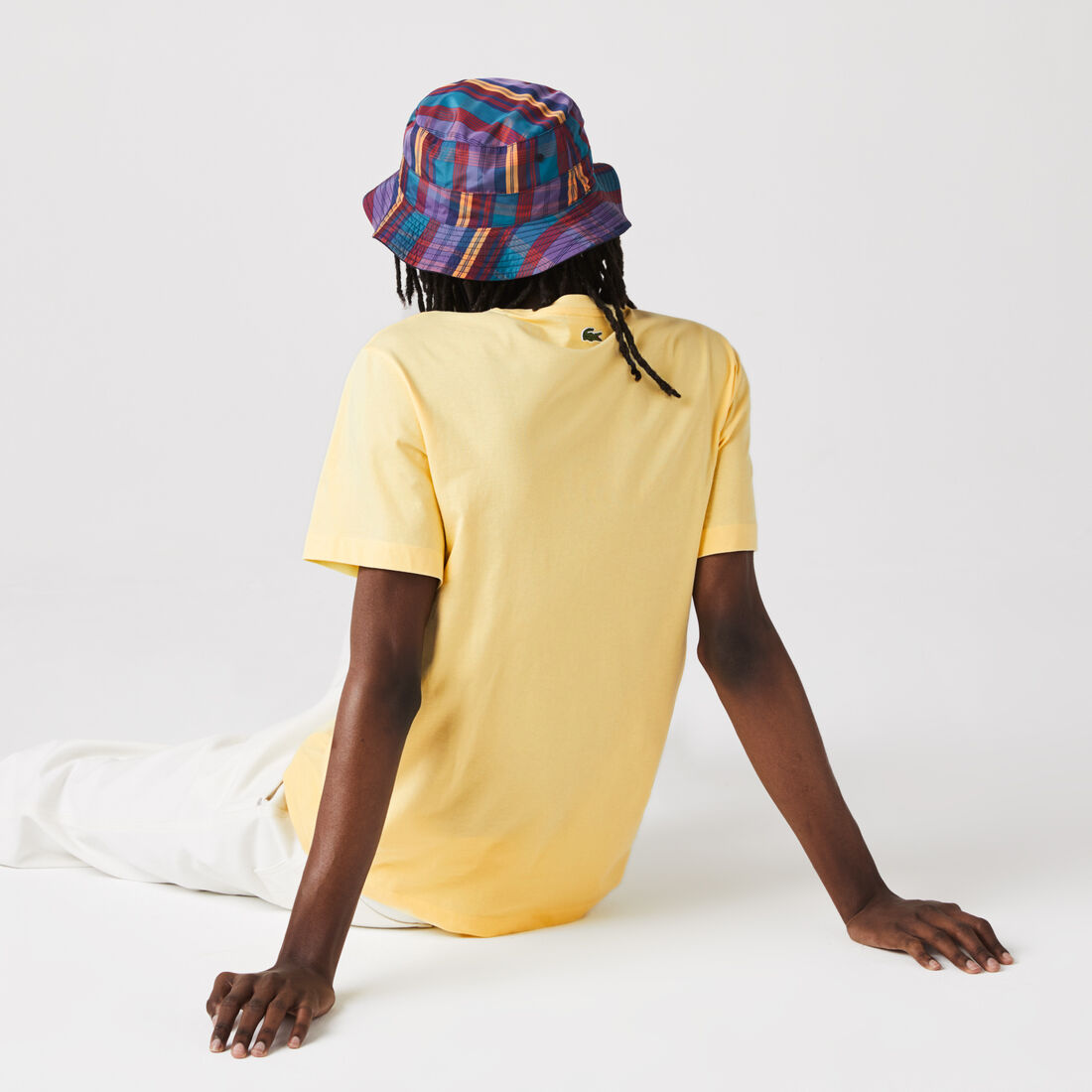 تي شيرت قطن بفتحة رقبة مستديرة للرجال والشعار المطرز تي شيرت قطن بفتحة رقبة مستديرة للرجال والشعار المطرز