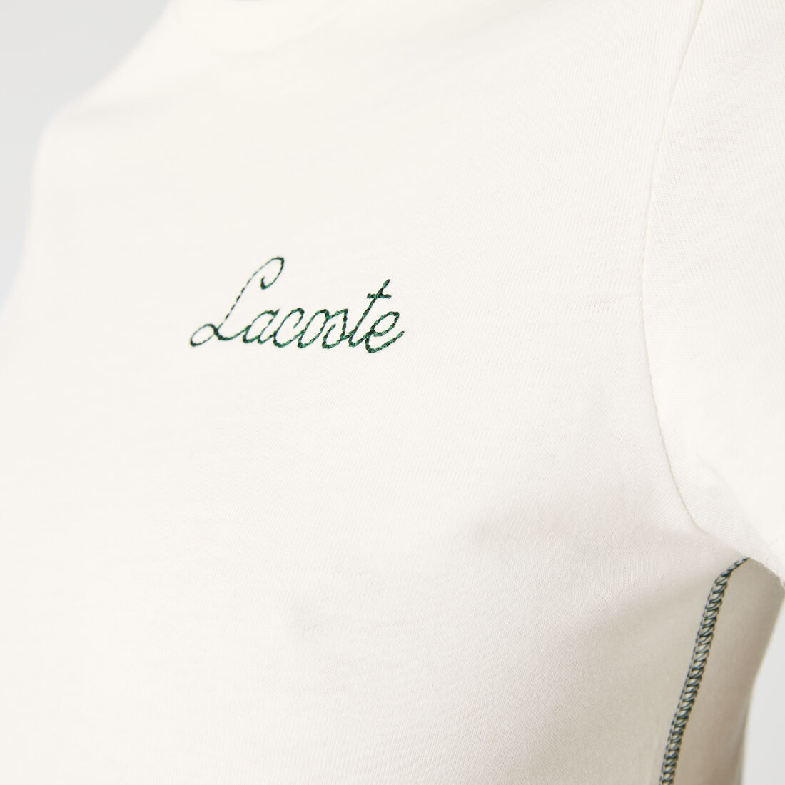 تيشيرت نسائي قطني مطرز بياقة دائرية تيشيرت نسائي قطني مطرز بياقة دائرية