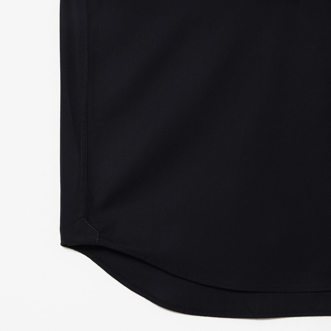 قميص قطني بقصّة عادية وأكمام قصيرة قميص قطني بقصّة عادية وأكمام قصيرة