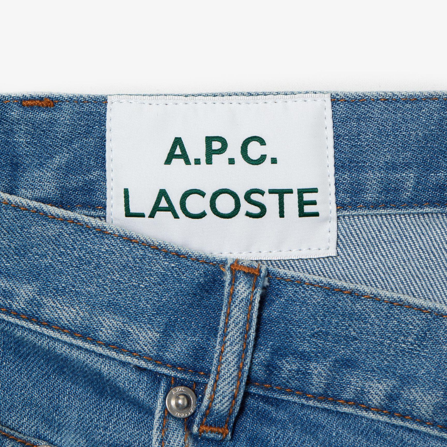 بنطال جينز بخصر منخفض للجنسين مجموعة Lacoste x A.P.C.&lrm;