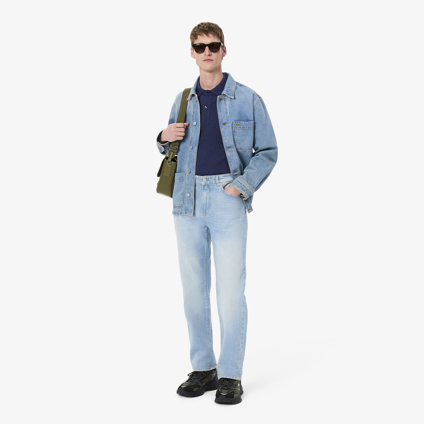 بنطال جينز بقصّة مستقيمة وخمسة جيوب بنطال جينز بقصّة مستقيمة وخمسة جيوب