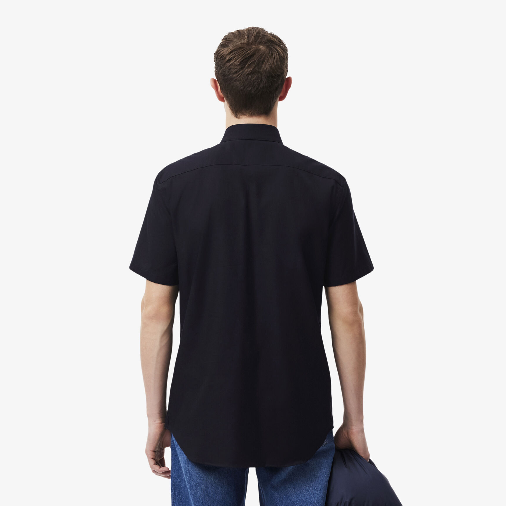 قميص قطني بقصّة عادية وأكمام قصيرة قميص قطني بقصّة عادية وأكمام قصيرة