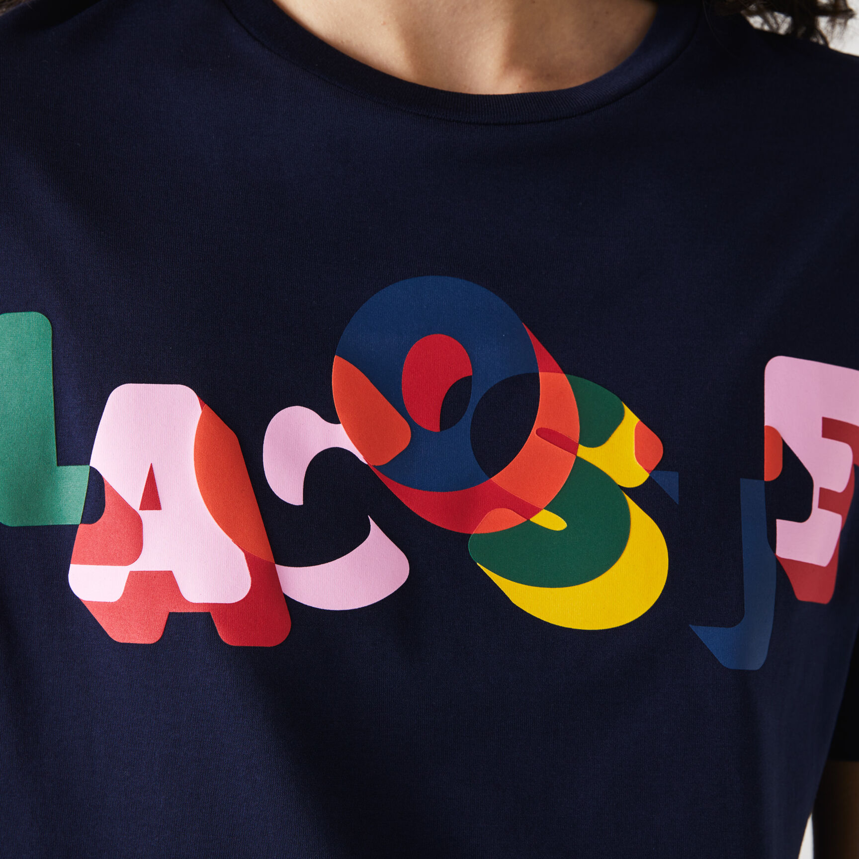 تي شيرت من القطن الناعم بفتحة رقبة مستديرة مع علامة Lacoste المطبوعة للنساء تي شيرت من القطن الناعم بفتحة رقبة مستديرة مع علامة Lacoste المطبوعة للنساء