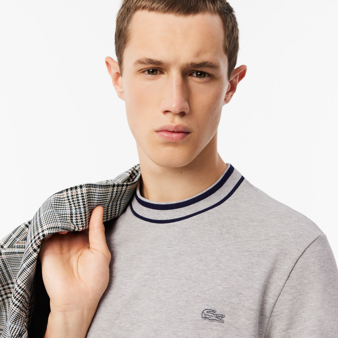 تي شيرت بياقة مخططة من بيكيه تي شيرت بياقة مخططة من بيكيه