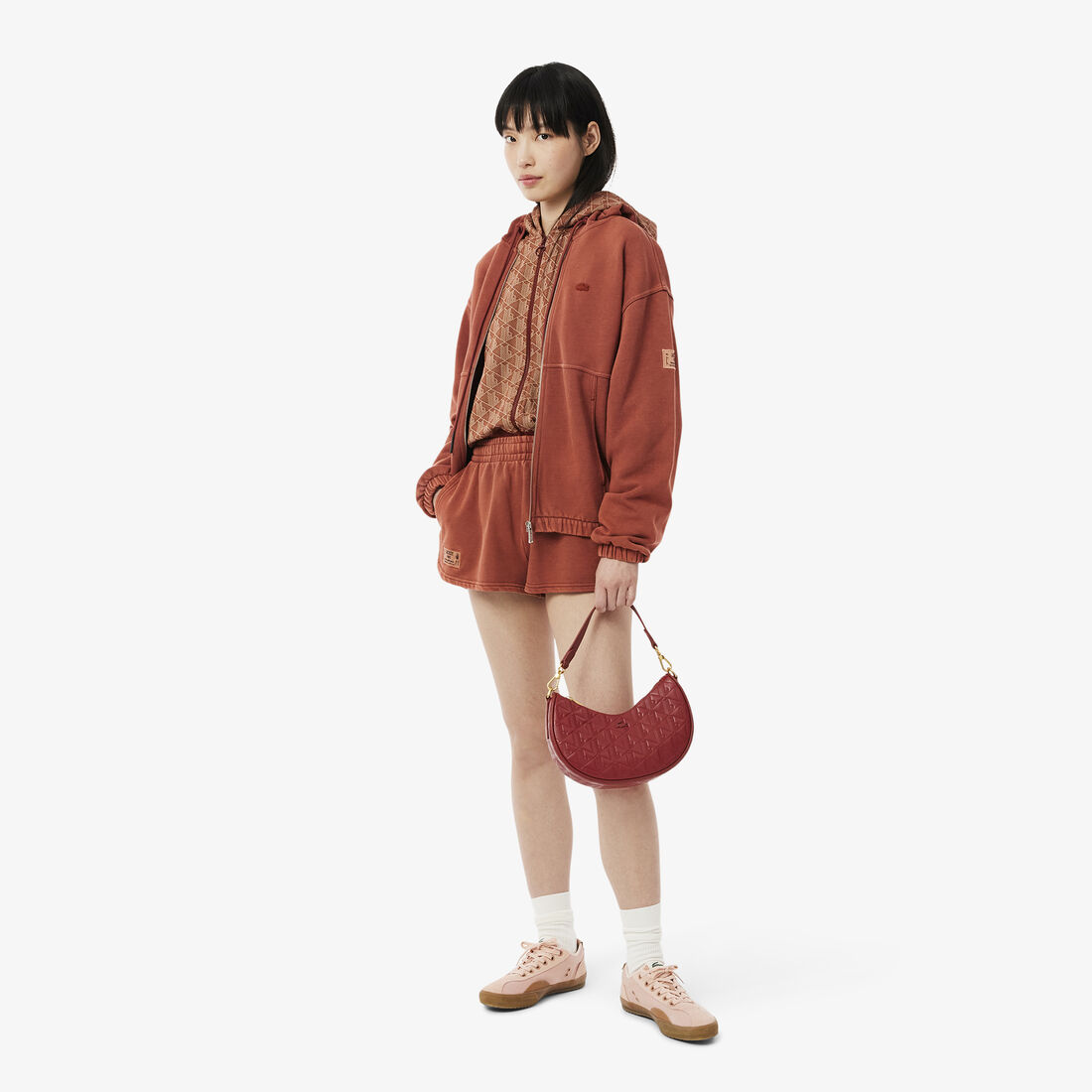 محفظة ماهيكي الجلدية المنقوشة على شكل نصف قمر محفظة ماهيكي الجلدية المنقوشة على شكل نصف قمر