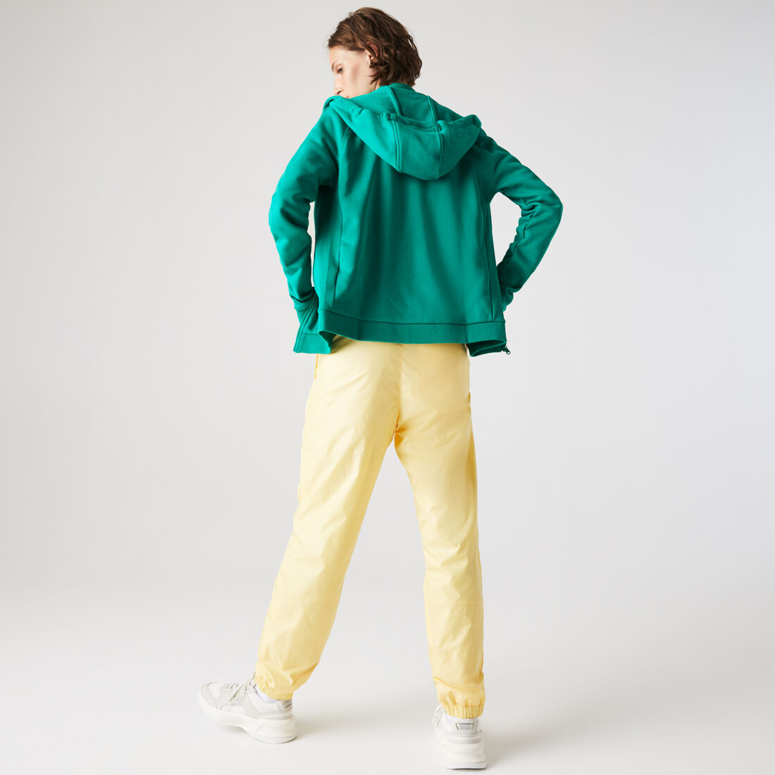 سويت شيرت للتنس من الصوف بسحاب وغطاء رأس مجموعة Lacoste SPORT للنساء سويت شيرت للتنس من الصوف بسحاب وغطاء رأس مجموعة Lacoste SPORT للنساء