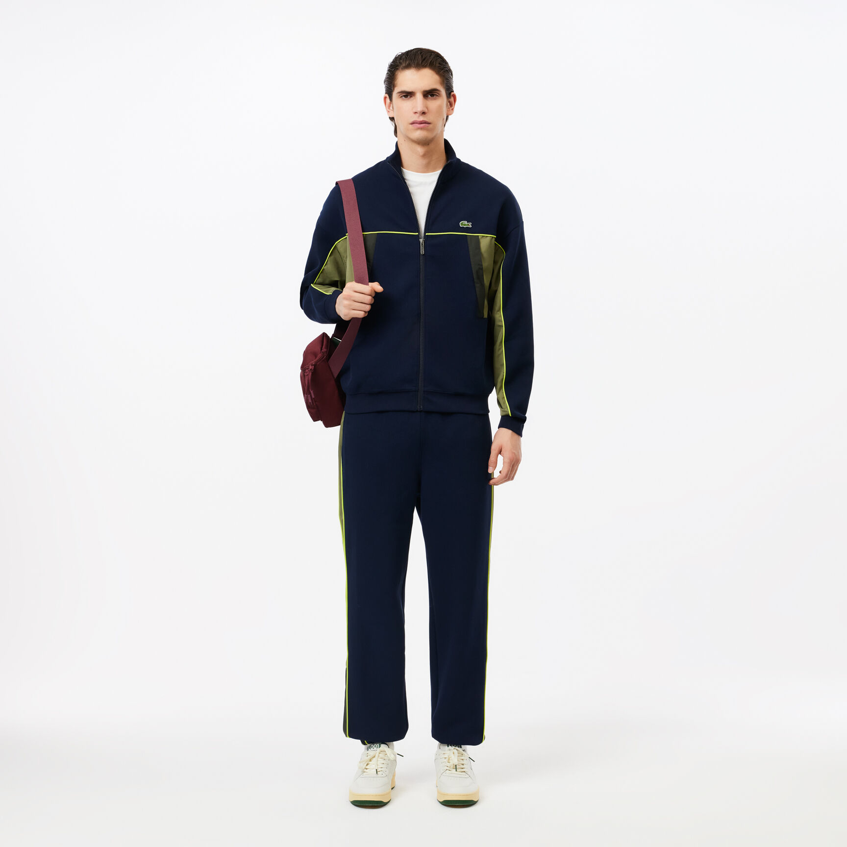 تي شيرت جيرسيه قطن ثقيل برقع متعددة لشعار الماركة