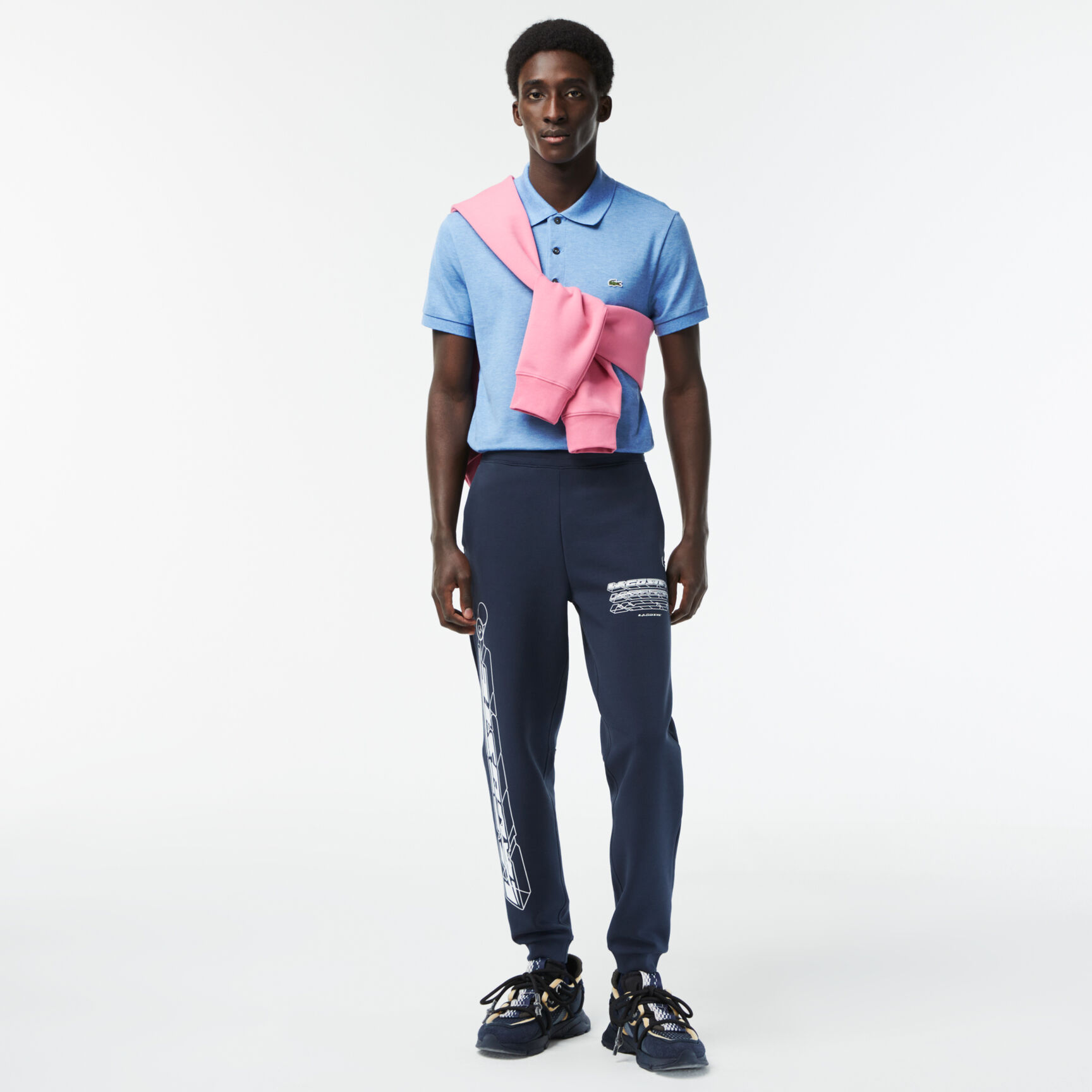 بنطال رياضي لاكوست بنسيج بطبقتين وقصة ضيقة للرجال بنطال رياضي لاكوست بنسيج بطبقتين وقصة ضيقة للرجال