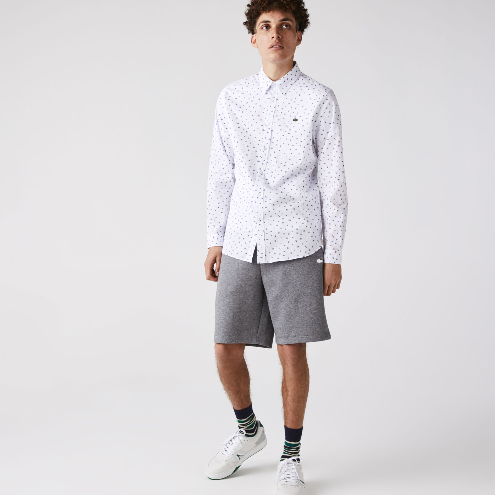 قميص رجالي بقصة ضيقة من قماش البوبلين القطني المزخرف قميص رجالي بقصة ضيقة من قماش البوبلين القطني المزخرف