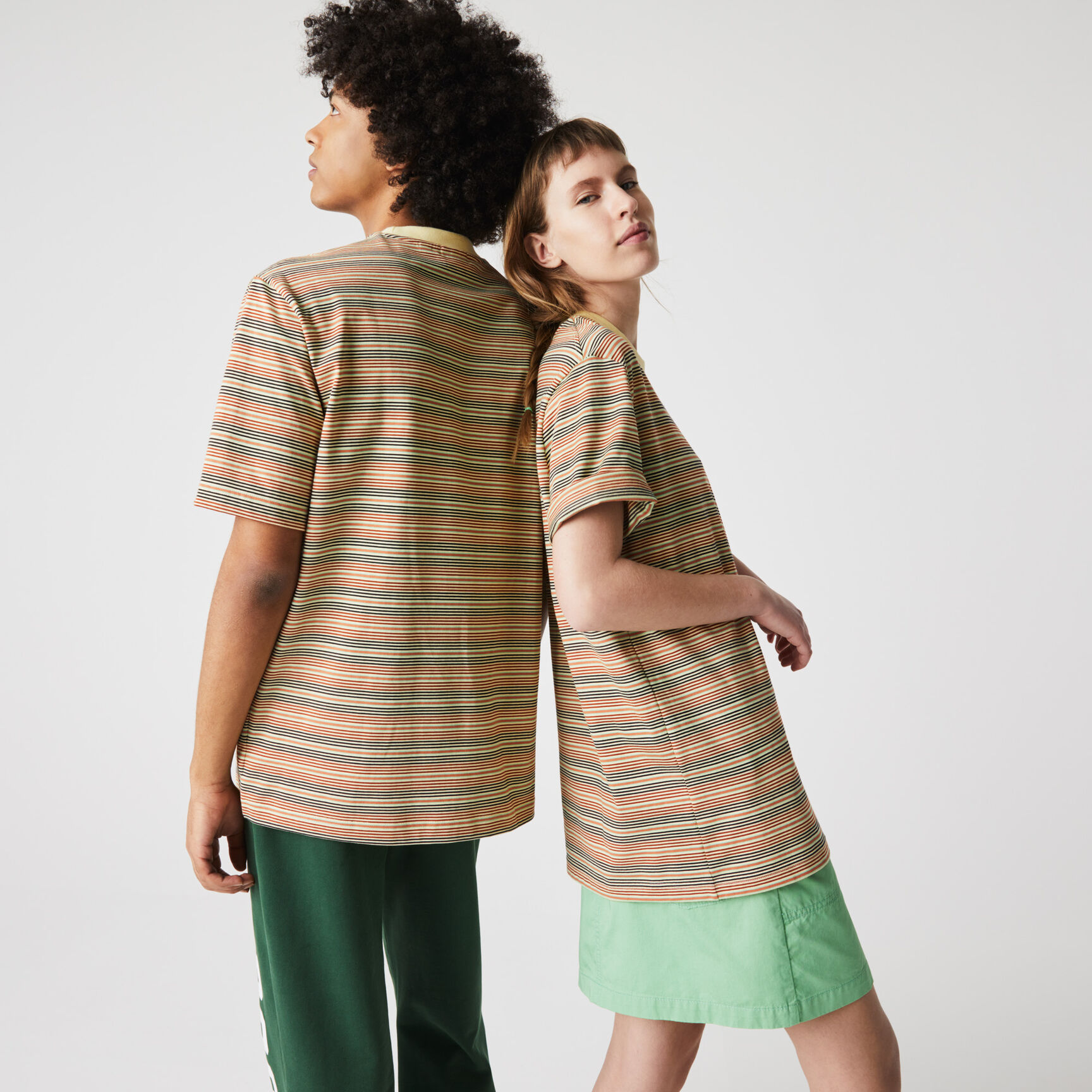 تي شيرت قطني مقلم للجنسين بفتحة رقبة مستديرة وقصة فضفاضة مجموعة Lacoste LIVE تي شيرت قطني مقلم للجنسين بفتحة رقبة مستديرة وقصة فضفاضة مجموعة Lacoste LIVE