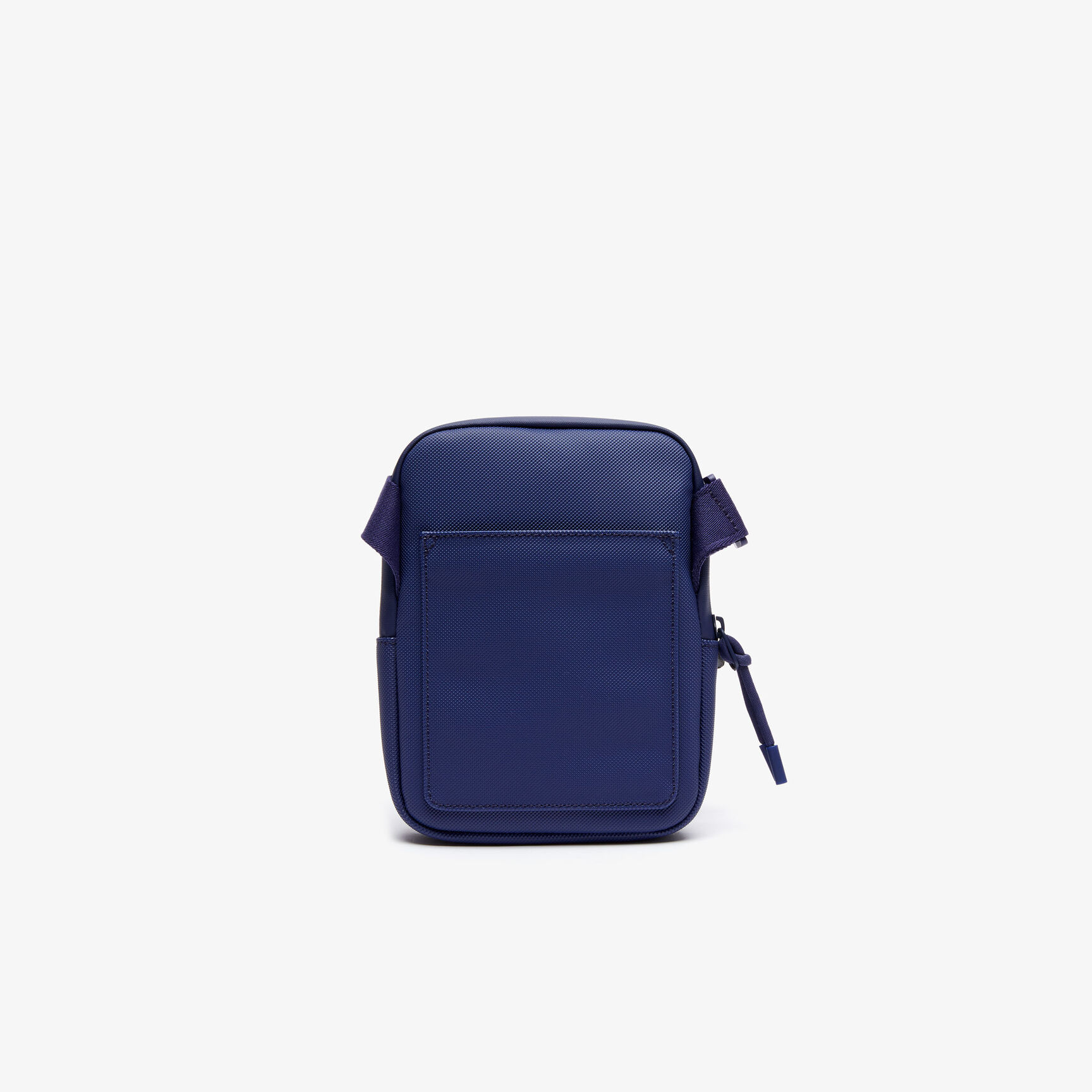 حقيبة صغيرة مسطحة بسحاب للرجال مزدانة بشعار العلامة التجارية من مجموعة L.12.12 حقيبة صغيرة مسطحة بسحاب للرجال مزدانة بشعار العلامة التجارية من مجموعة L.12.12