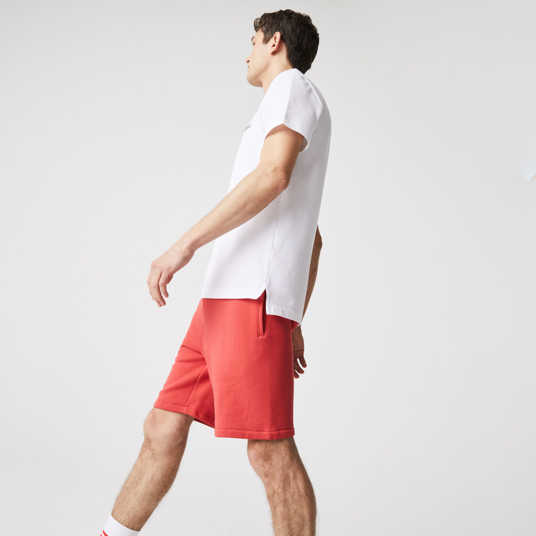 قميص بولو من بيكيه القطن للرجال بقصة عادية وشارة قميص بولو من بيكيه القطن للرجال بقصة عادية وشارة