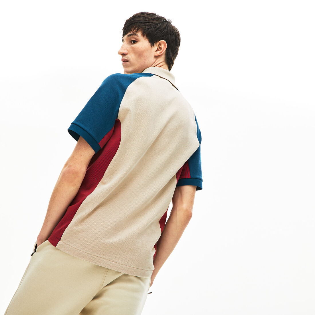 قميص بولو من البيكيه بألوان متعددة من مجموعة Lacoste Colourblock للرجال قميص بولو من البيكيه بألوان متعددة من مجموعة Lacoste Colourblock للرجال