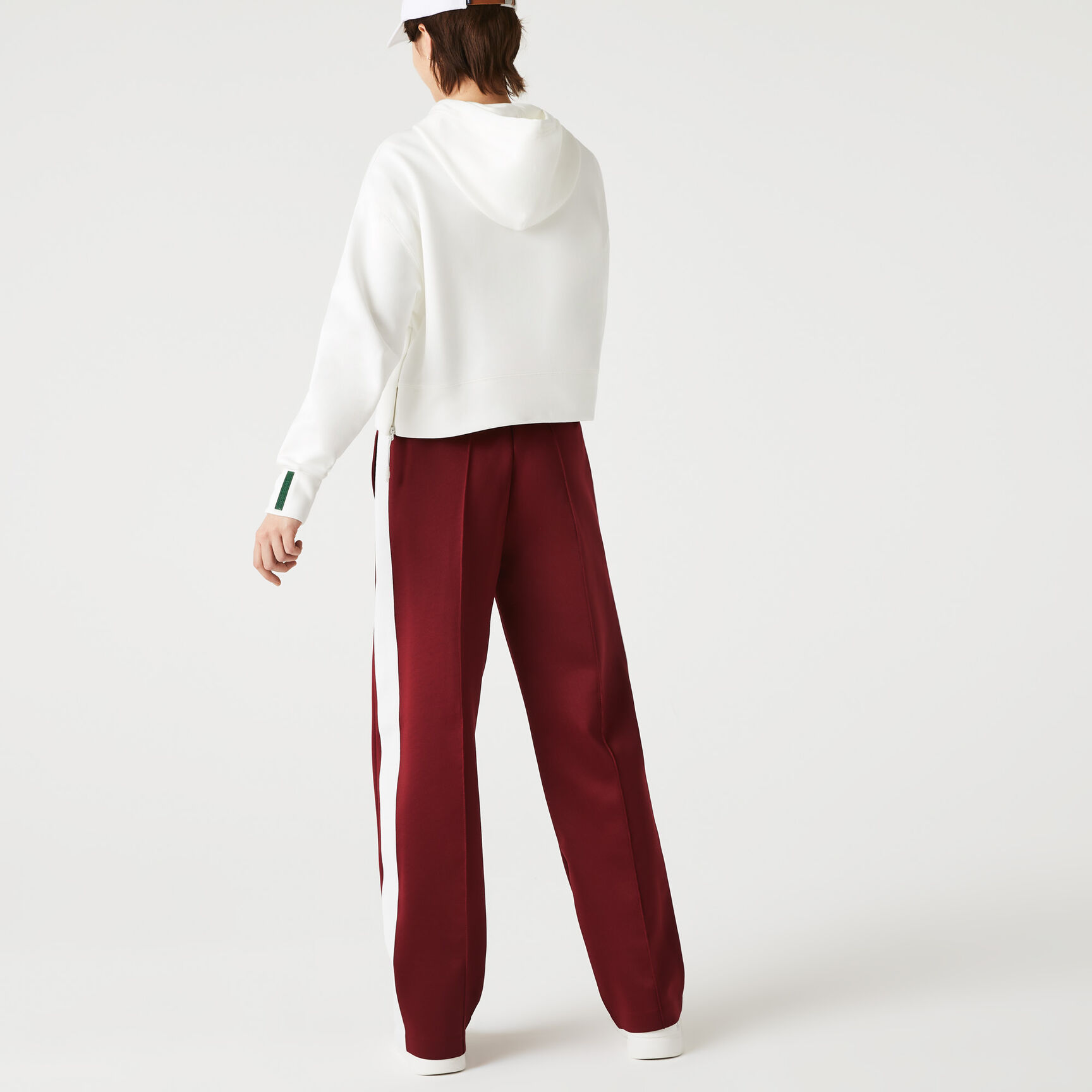 بنطال رياضي كلاسيكي بقصة فضفاضة وأشرطة جانبية للنساء