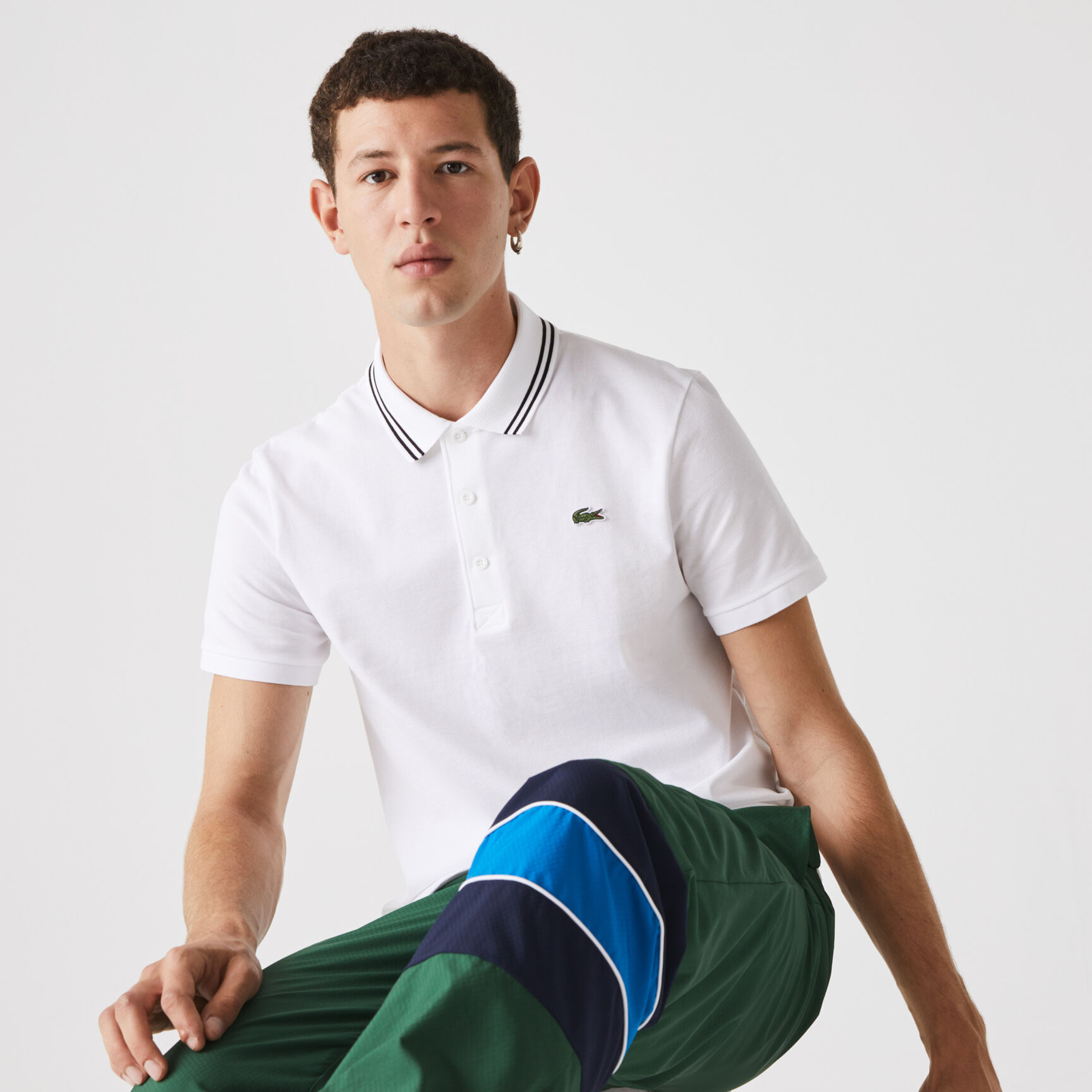 قميص بولو من القطن خفيف الوزن مع تفاصيل بلون مغاير من مجموعة Lacoste SPORT للرجال قميص بولو من القطن خفيف الوزن مع تفاصيل بلون مغاير من مجموعة Lacoste SPORT للرجال