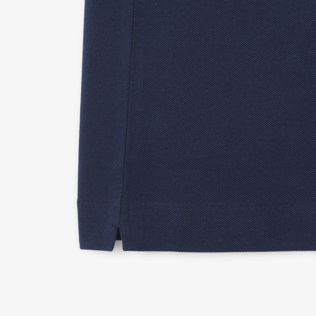 قميص بولو L.12.12 بقصة كلاسيكية صناعة فرنسية قميص بولو L.12.12 بقصة كلاسيكية صناعة فرنسية