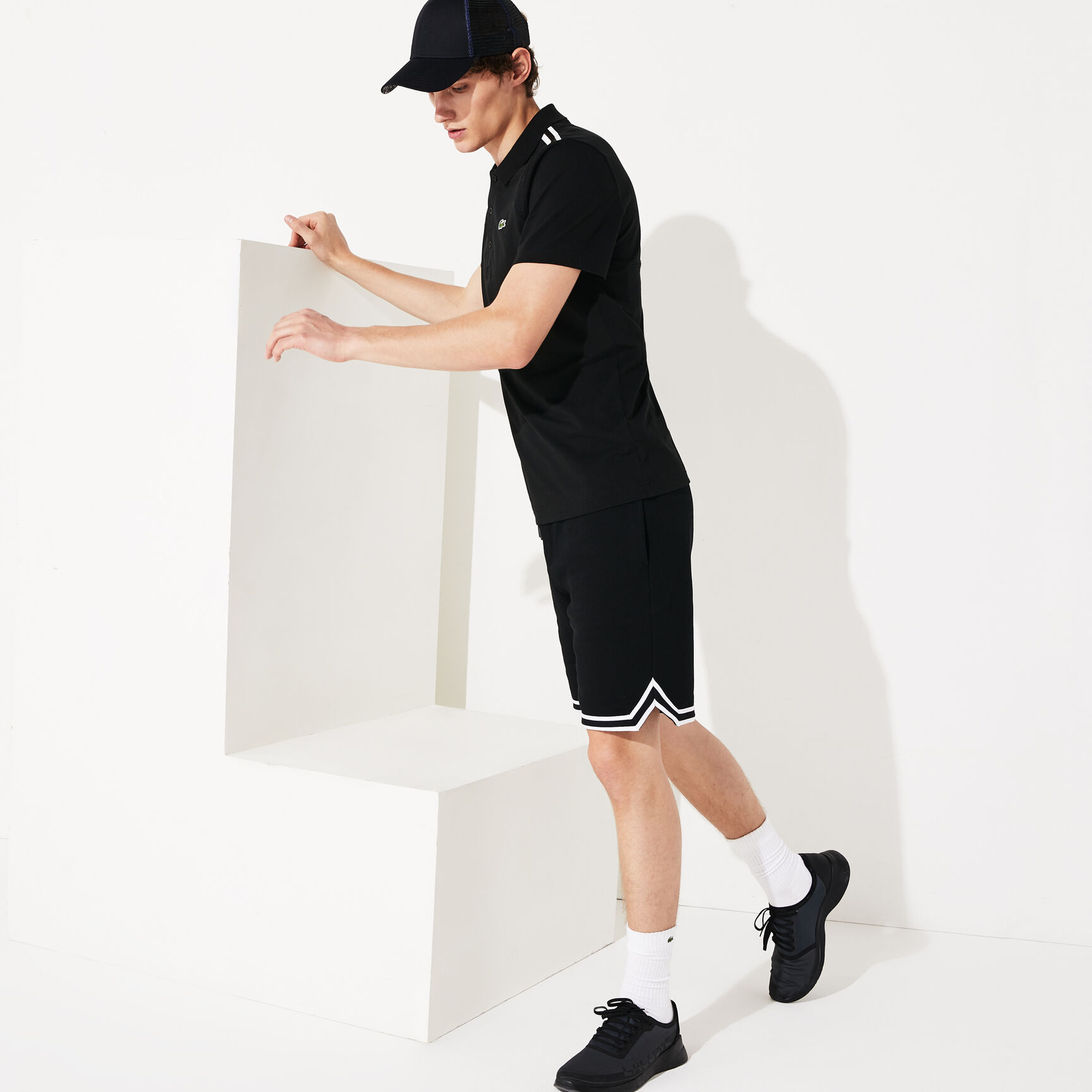 قميص بولو للرجال من مجموعة Lacoste SPORT من القطن فائق الخفة