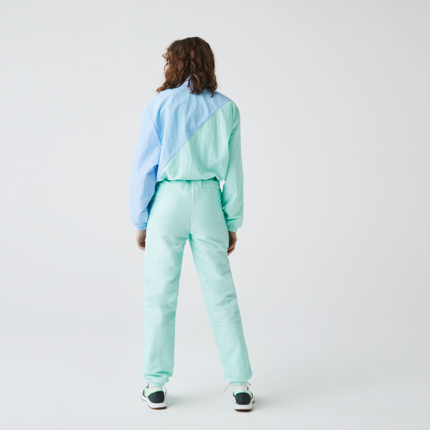 بنطال رياضي متعرج الملمس مجموعة Lacoste LIVE للنساء بنطال رياضي متعرج الملمس مجموعة Lacoste LIVE للنساء