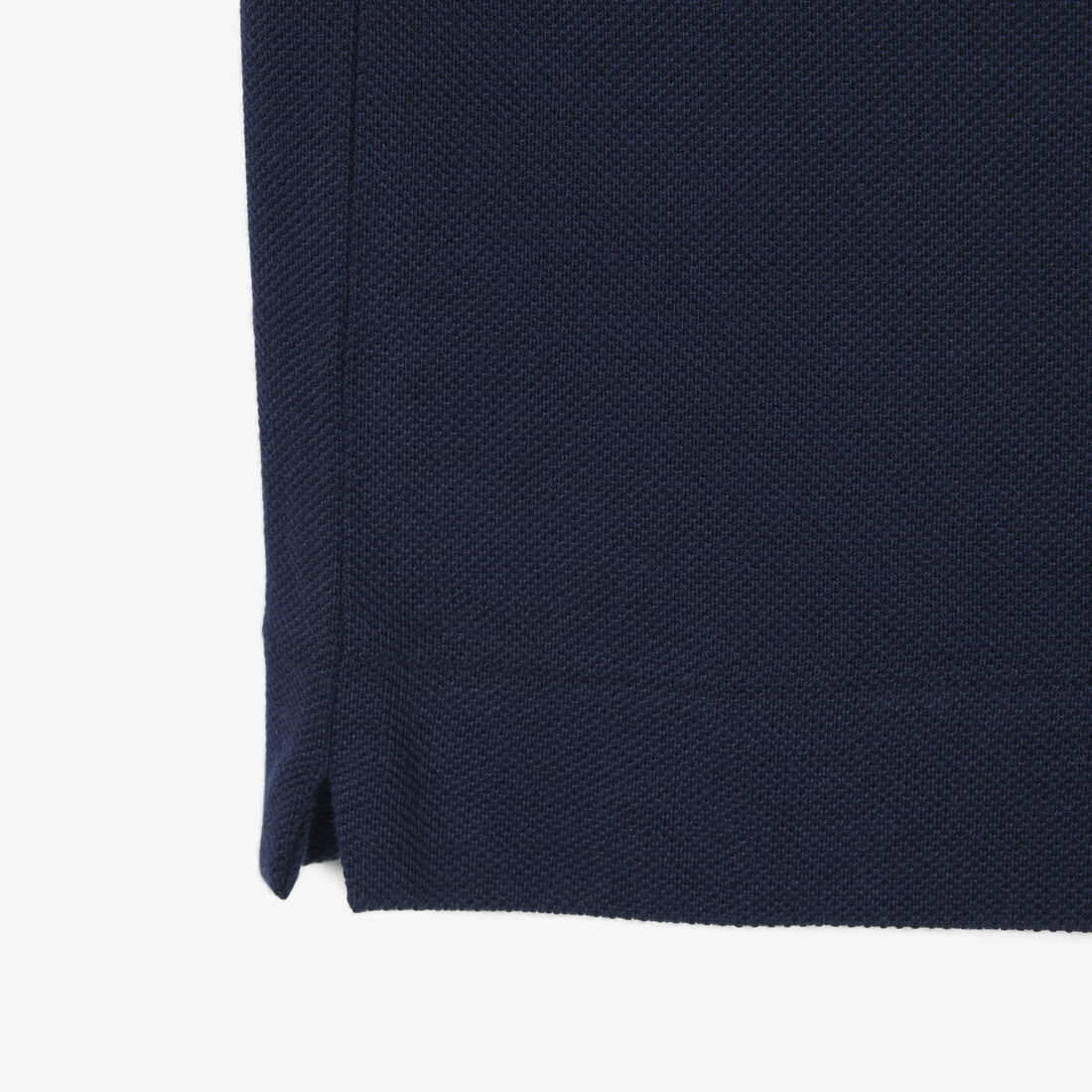 قميص بولو بقصّة عادية وتفاصيل بارزة L.12.12 قميص بولو بقصّة عادية وتفاصيل بارزة L.12.12