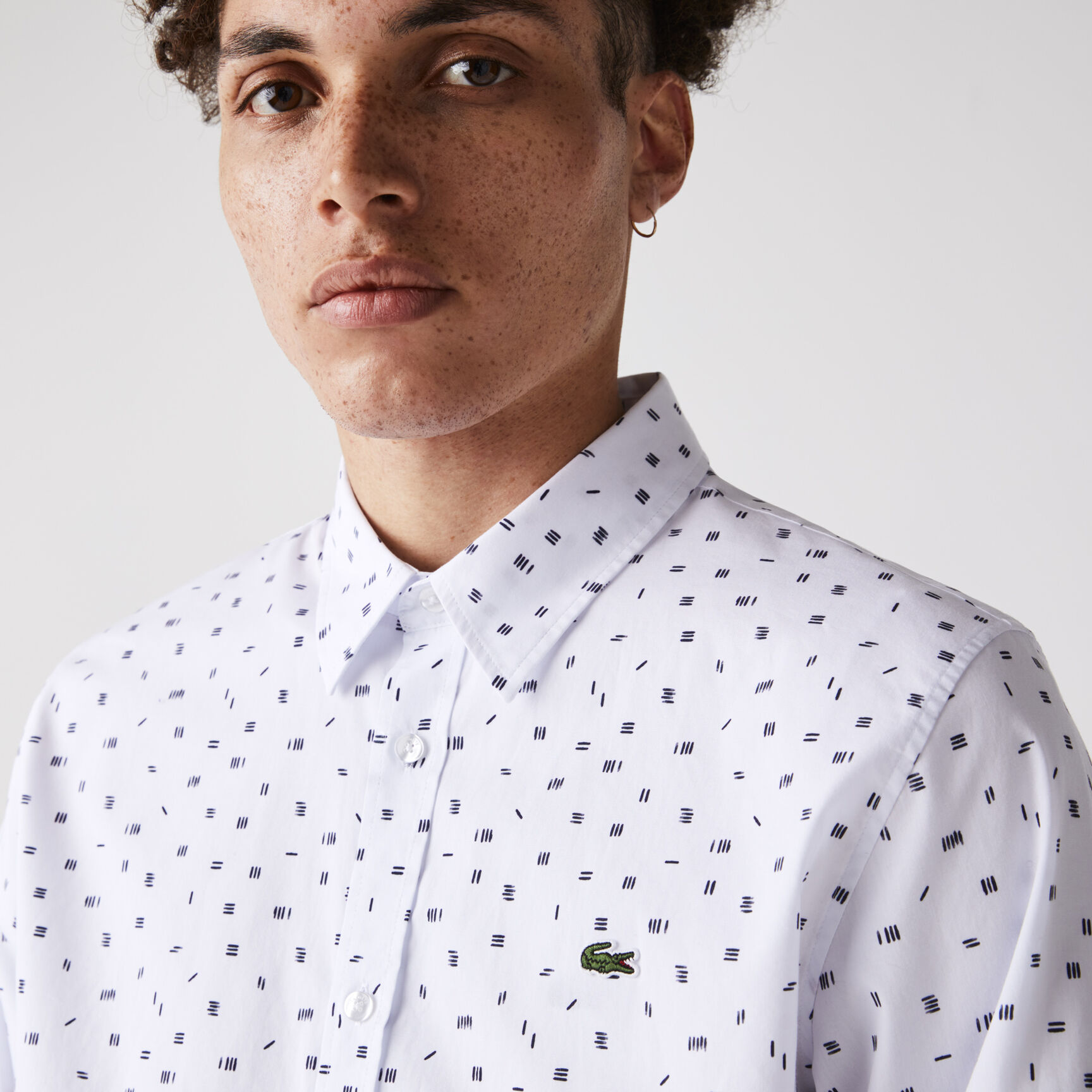 قميص رجالي بقصة ضيقة من قماش البوبلين القطني المزخرف قميص رجالي بقصة ضيقة من قماش البوبلين القطني المزخرف