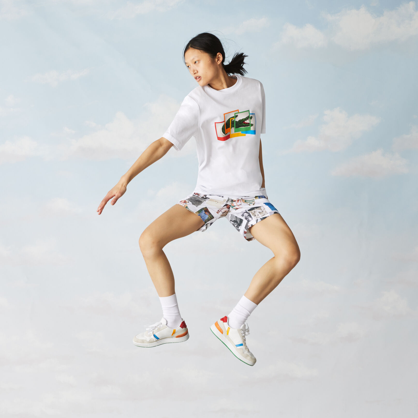 تي شيرت قطني للجنسين قصة فضفاضة من مجموعة Lacoste LIVE و Polaroid تي شيرت قطني للجنسين قصة فضفاضة من مجموعة Lacoste LIVE و Polaroid