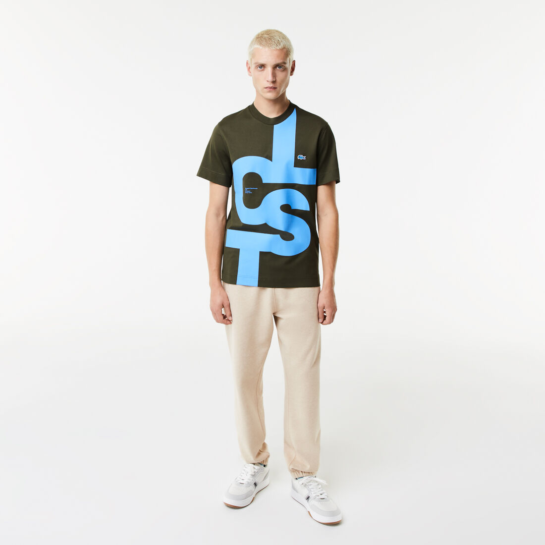 تيشيرت قطن بقصة عادية وحروف بلون مغاير للرجال تيشيرت قطن بقصة عادية وحروف بلون مغاير للرجال