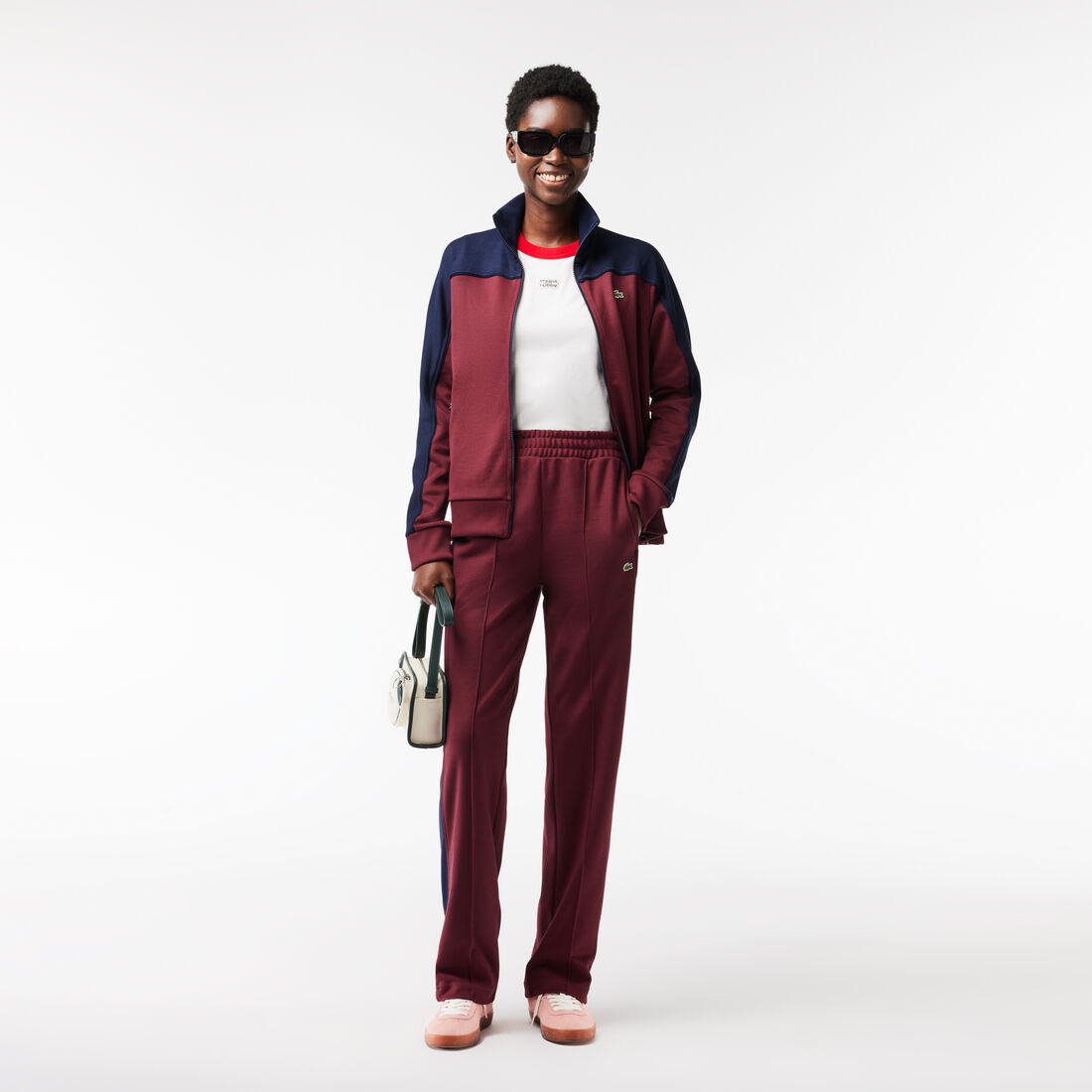 بنطال رياضي بطبعة كلمة Lacoste بنطال رياضي بطبعة كلمة Lacoste