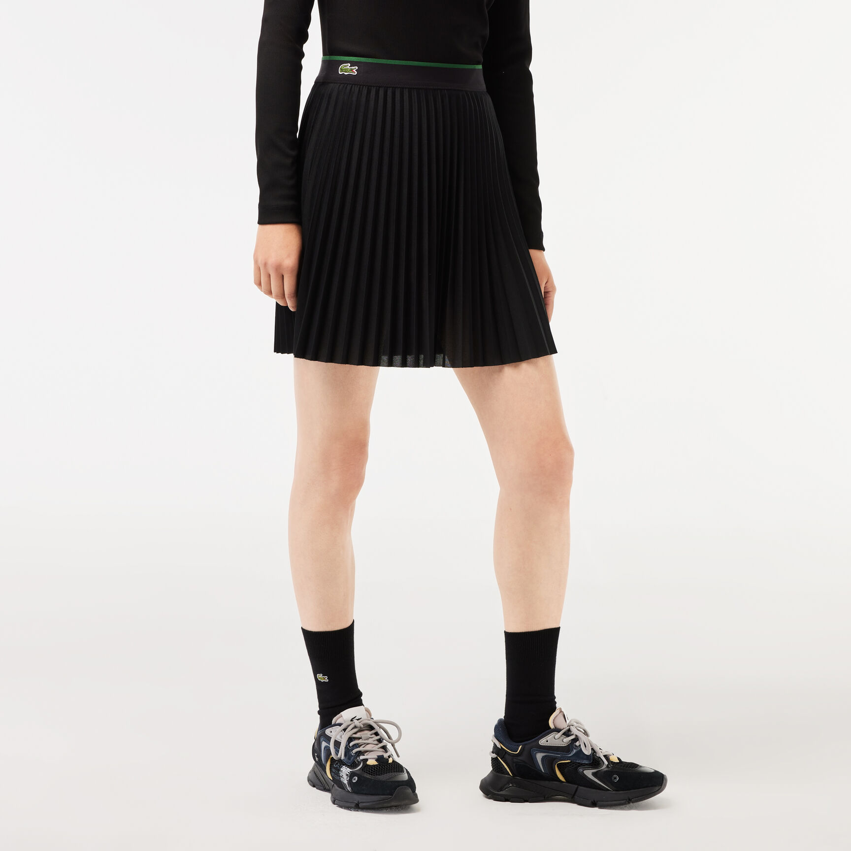 سترة بياقة بولو وألوان مغايرة صُنعت في فرنسا سترة بياقة بولو وألوان مغايرة صُنعت في فرنسا