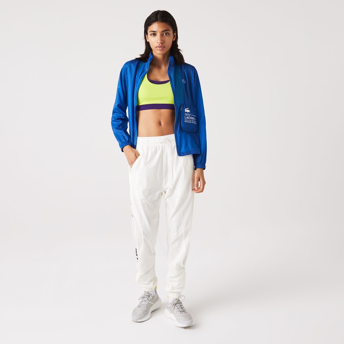 جاكيت مقاوم للمياه وقابل للطي للنساء من مجموعة Lacoste SPORT جاكيت مقاوم للمياه وقابل للطي للنساء من مجموعة Lacoste SPORT