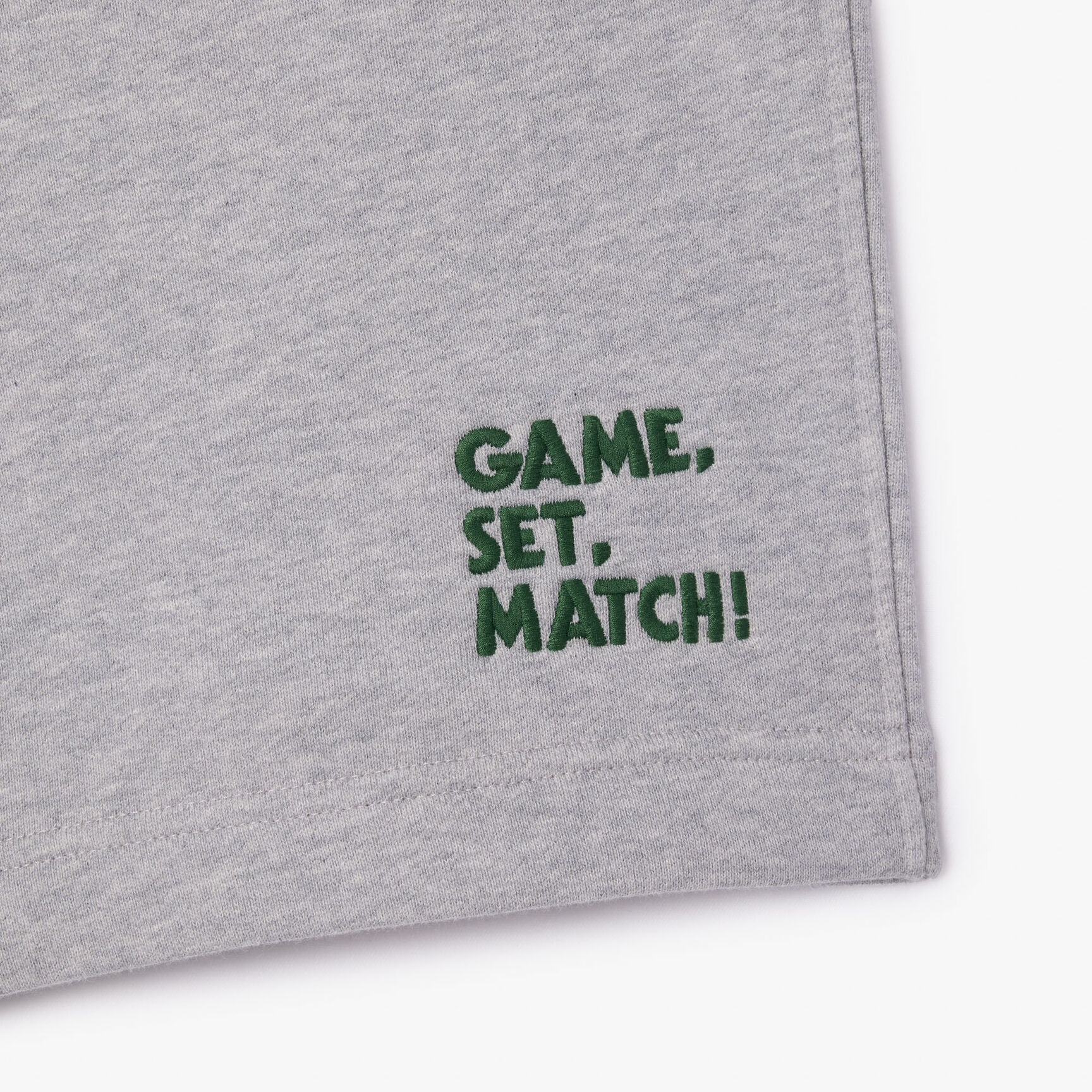 شورت ركض من الصوف مطرز بشعار الماركة شورت ركض من الصوف مطرز بشعار الماركة