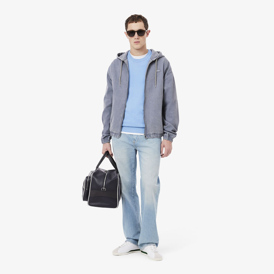 بنطال جينز بقصّة مستقيمة وخمسة جيوب