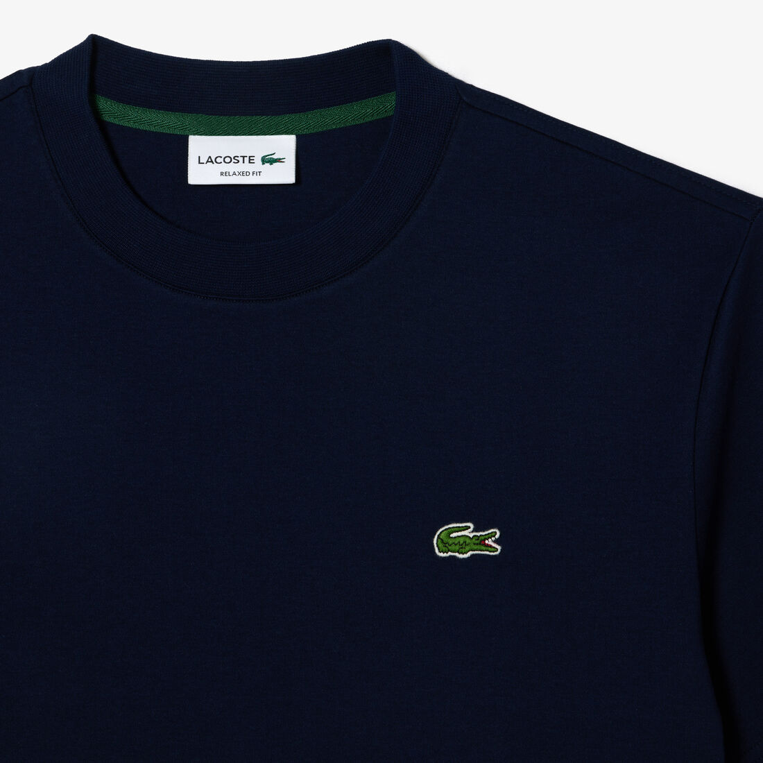 قطعة بيجامة علوية برقبة بلون مغاير قطعة بيجامة علوية برقبة بلون مغاير