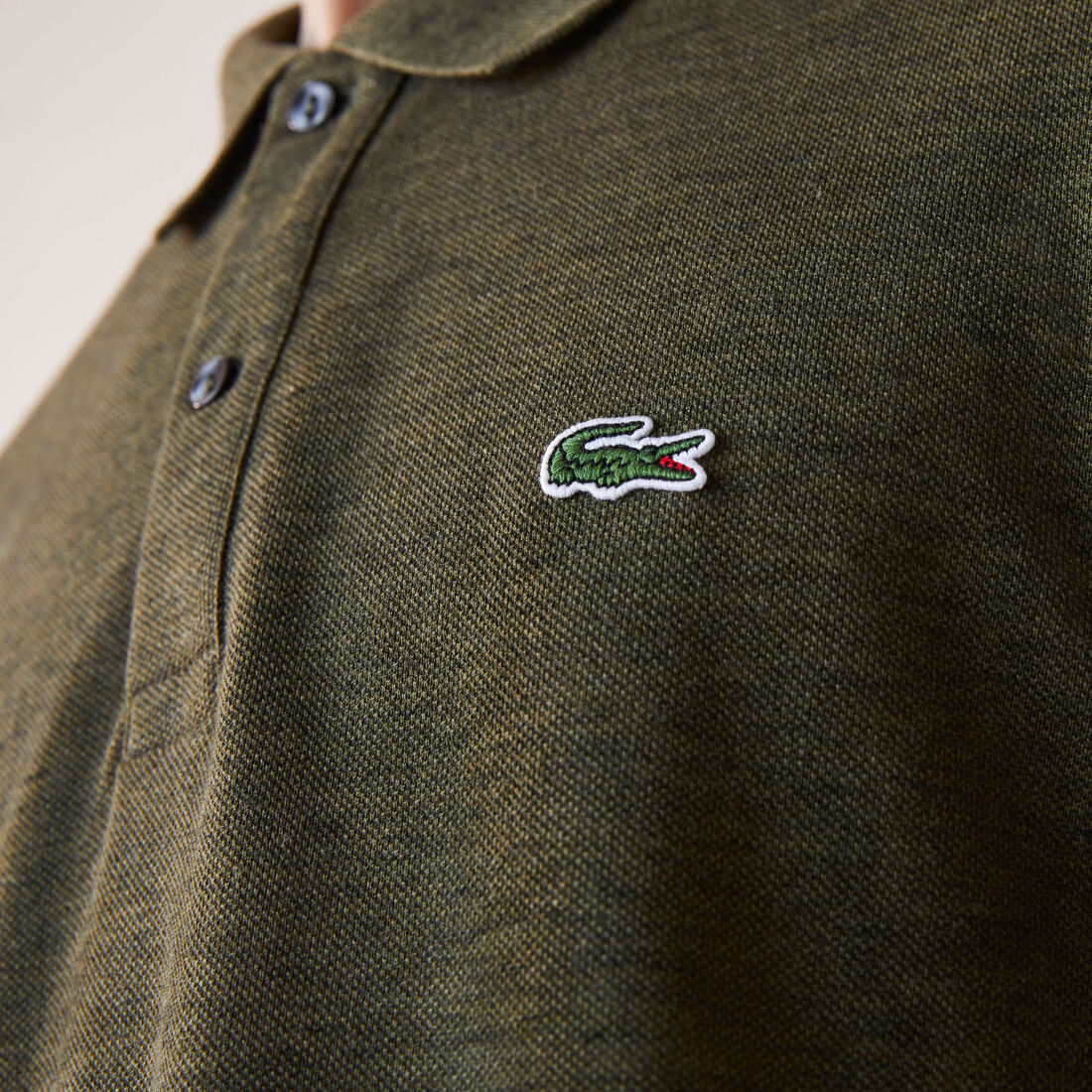 قميص بولو بيكيه بقصة ضيقة L.12.12 قميص بولو بيكيه بقصة ضيقة L.12.12