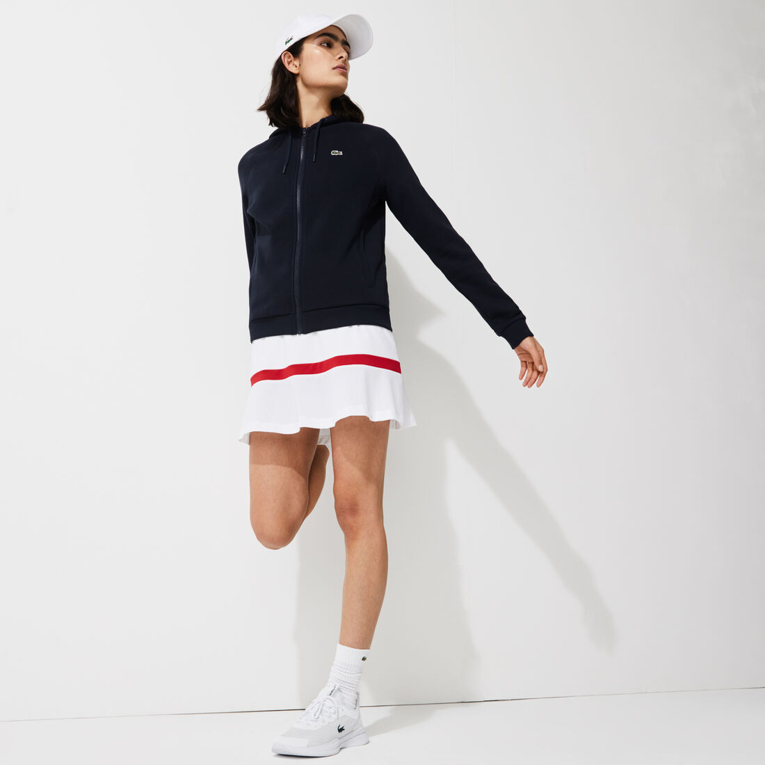 سويت شيرت للتنس من الصوف بسحاب وغطاء رأس مجموعة Lacoste SPORT للنساء سويت شيرت للتنس من الصوف بسحاب وغطاء رأس مجموعة Lacoste SPORT للنساء