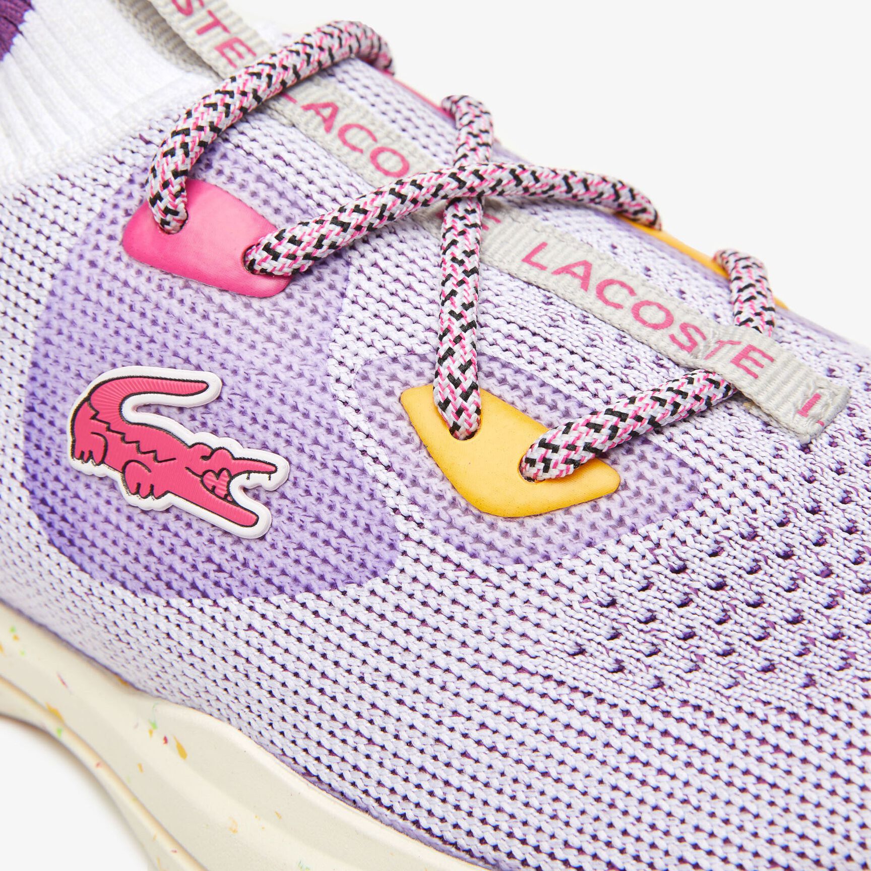 سنيكرز لاكوست رن سبين من قماش صديق للبيئة للنساء سنيكرز لاكوست رن سبين من قماش صديق للبيئة للنساء