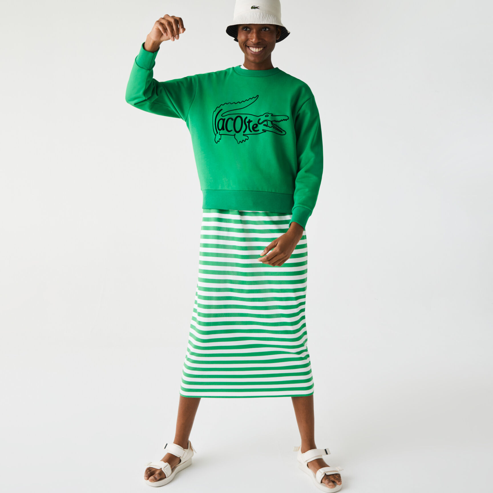 سويت شيرت القطن الصوفي للنساء بفتحة رقبة مستديرة وطبعة تمساح سويت شيرت القطن الصوفي للنساء بفتحة رقبة مستديرة وطبعة تمساح